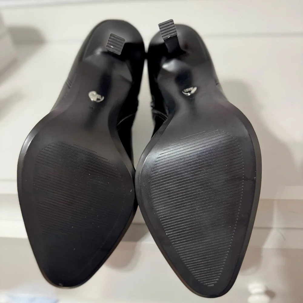 Zara Women’s Sleek Black Pointed Heeled Boots - Picture 6 of 9